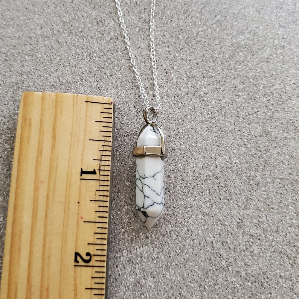 N/A white howlite